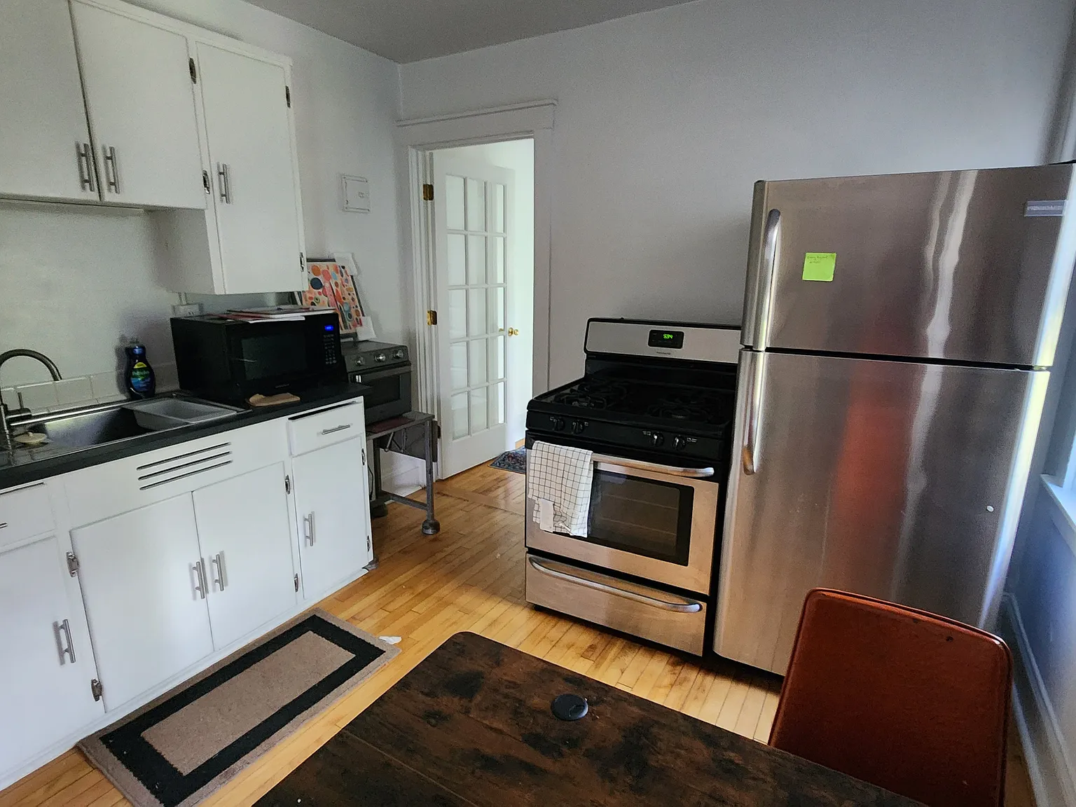 2 bed, 650 sqft, $1,200 — Photo 2
