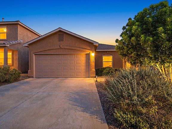 3rd image of 916 Kipuka Dr NW