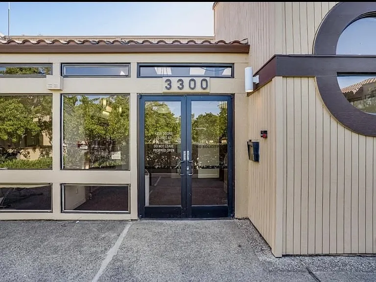 3300 Wolcott Cmn — Photo 14