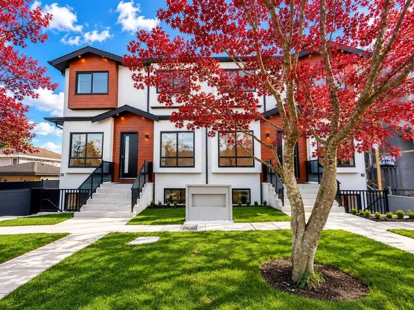 6692 Napier St #4, Burnaby, BC V5B 2C3