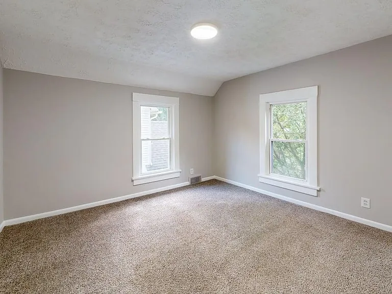 982 Collinwood Ave — Photo 15