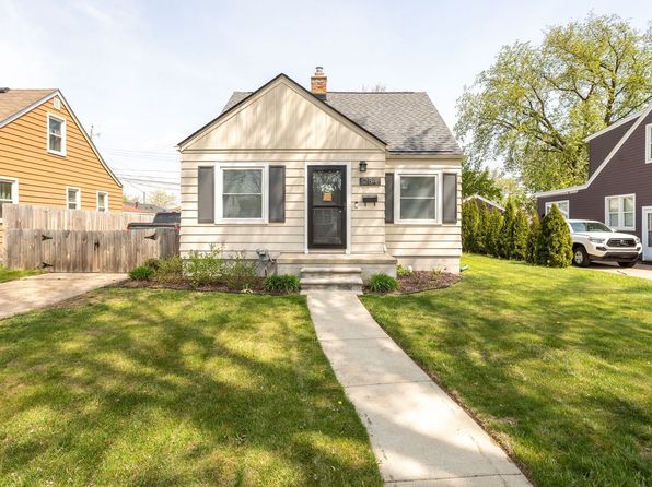 284 Charlevoix St, Clawson, MI 48017