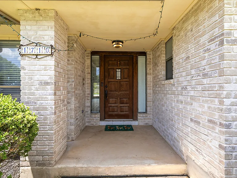 1710 Whitehaven — Photo 16