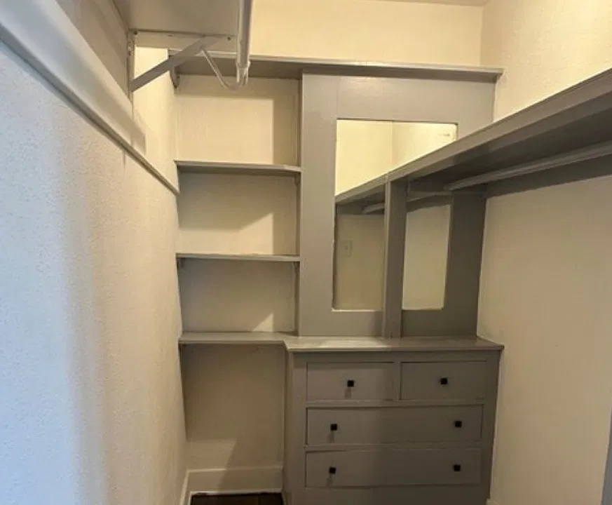 1013 Locust Ave #1