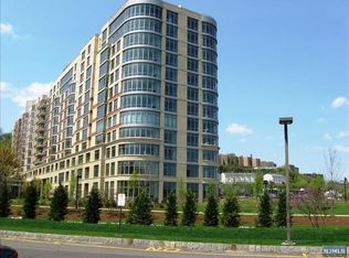 8100 River Rd APT 806, North Bergen, NJ 07047
