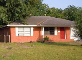 2202 Hickory Ln, Pasadena, TX 77502