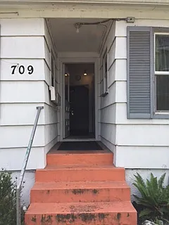 709 NE 43rd St — Photo 8