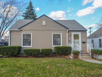 8714 W Hayes Ave, West Allis, WI, 53227