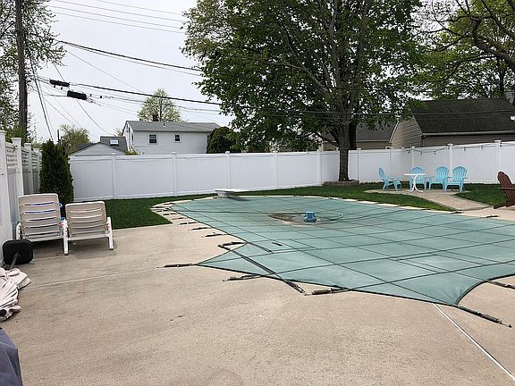5th image of 50 Gingham Ln