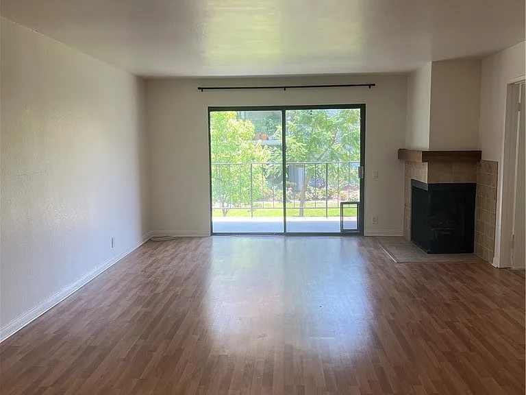 234 E Fern Ave #106 — Photo 6