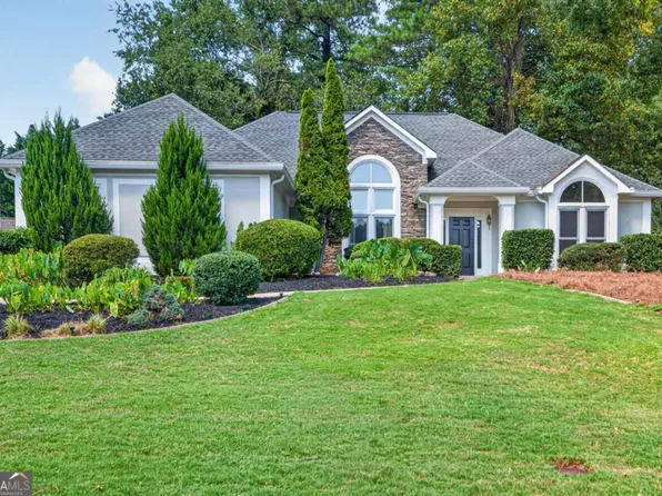 290 Deer Cliff Cv, Lawrenceville, GA 30043
