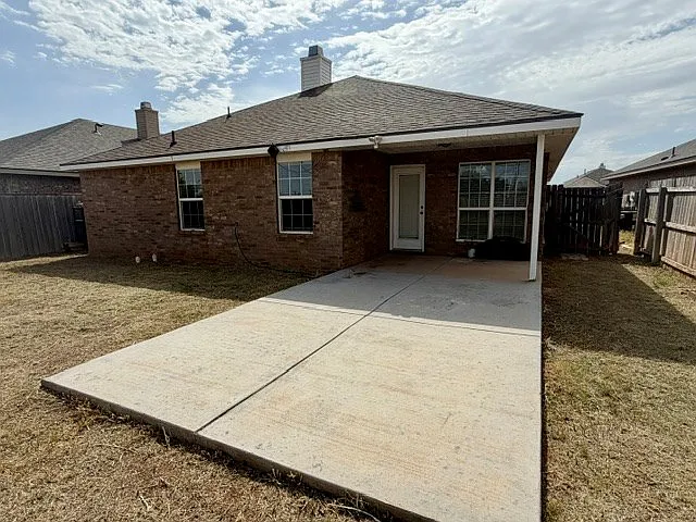 625 Memorial Ct — Photo 15