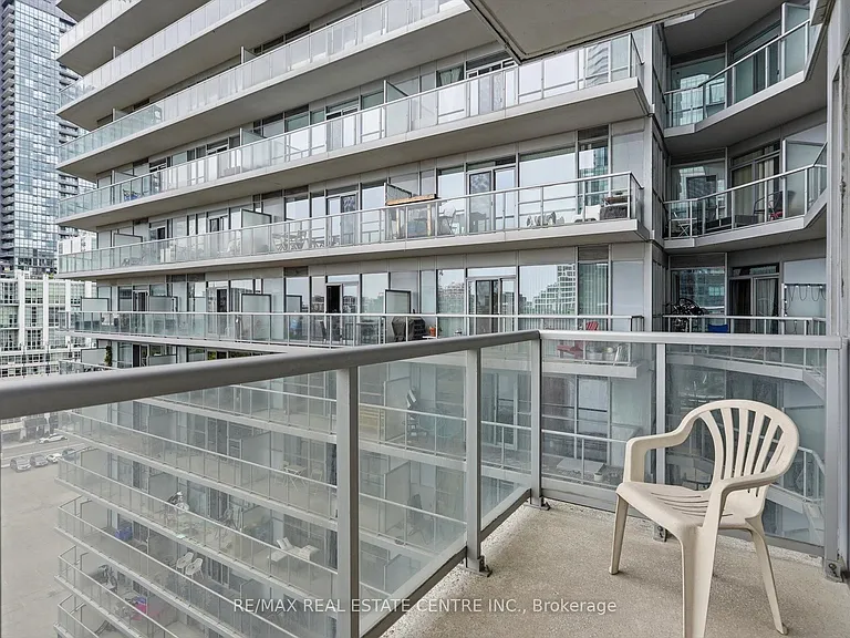 352 Front St W #1010 — Photo 25
