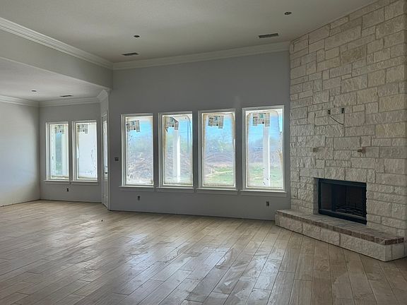 7th image of this home