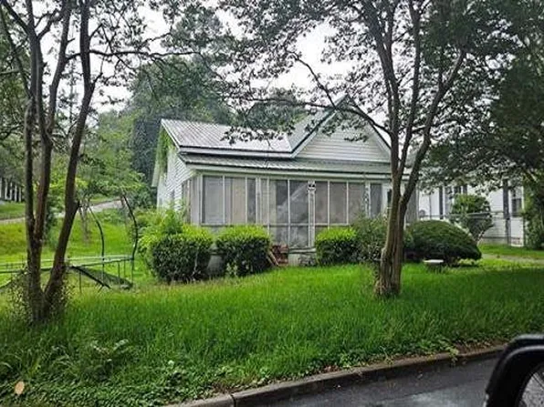 810 Peachtree St, Roanoke, AL 36274