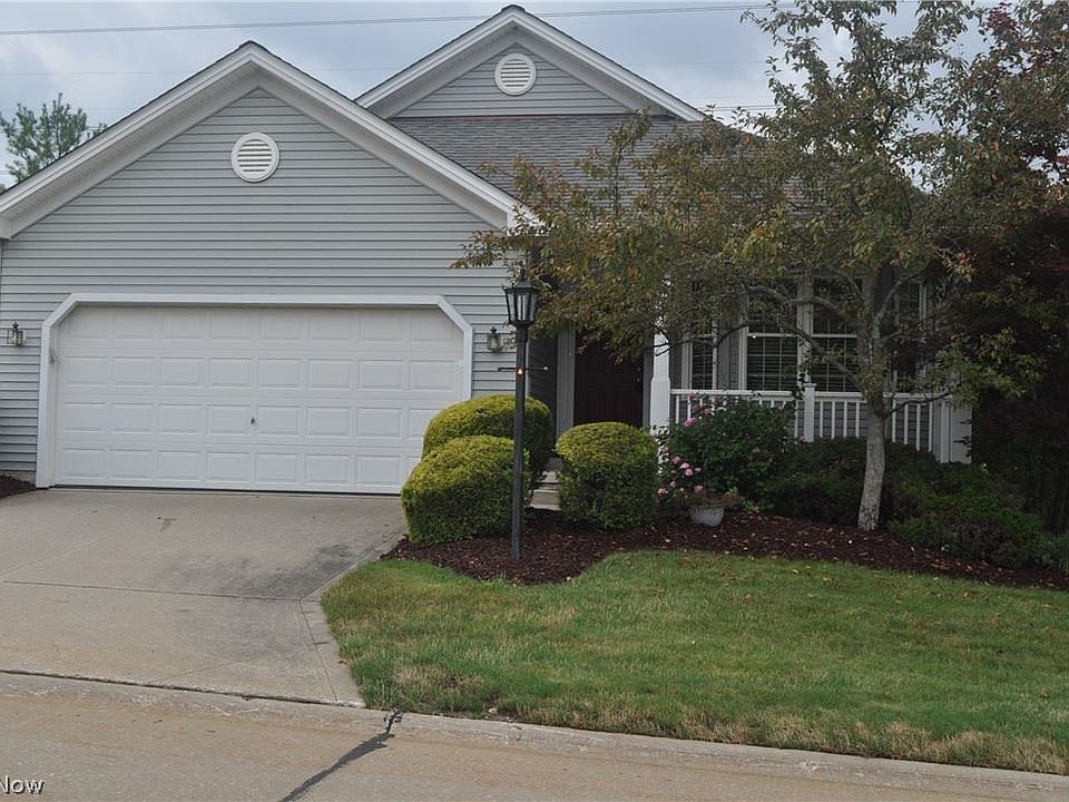 1st image of 290 Bridgewater Ln