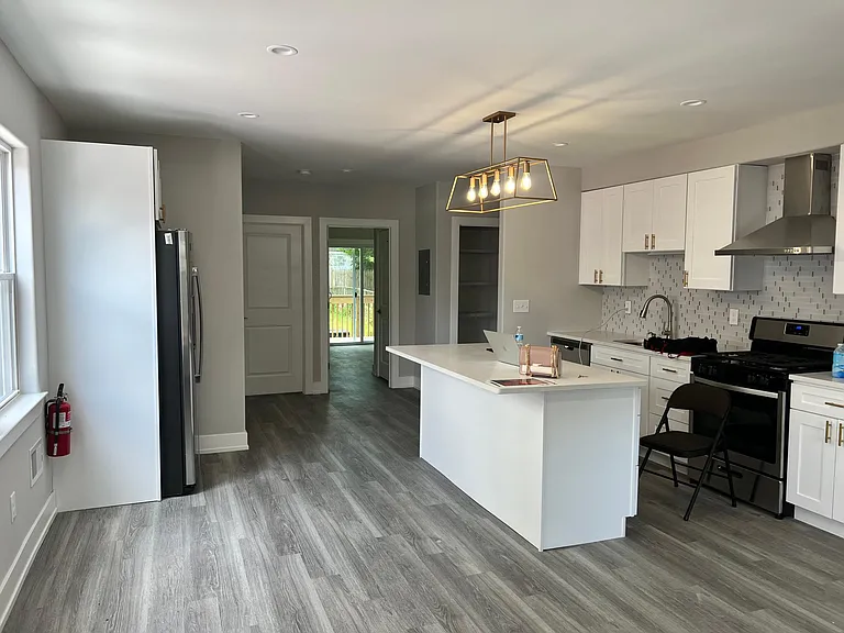 75 Plum St — Photo 11
