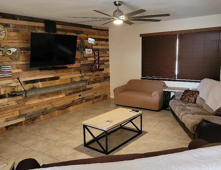 196 Wayfarer Ln — Photo 6