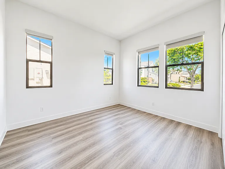 4780 S Ivy Ave — Photo 6