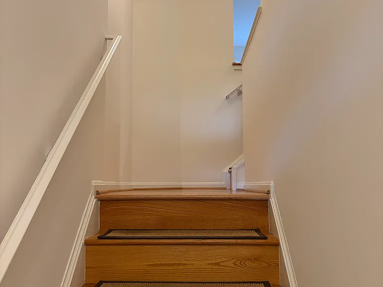 10404 Parthenon Ct — Photo 2