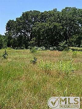 2nd image of 650 Orchid Hill Ln