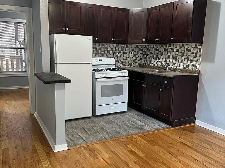 5662-1L N Ridge Ave — Photo 1