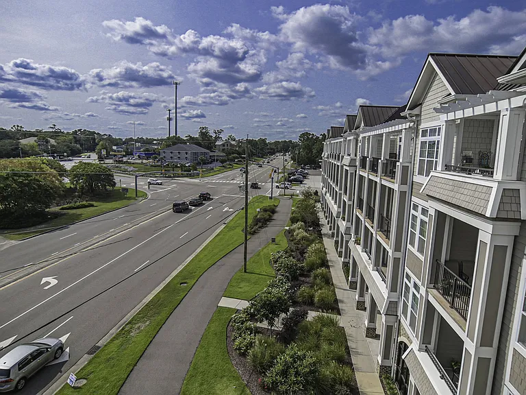 Grand View Luxury Apartments — Photo 32