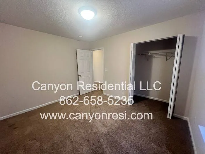 223 Julian Pond Ln — Photo 12