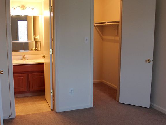 4th image of 300 Nelson Cir