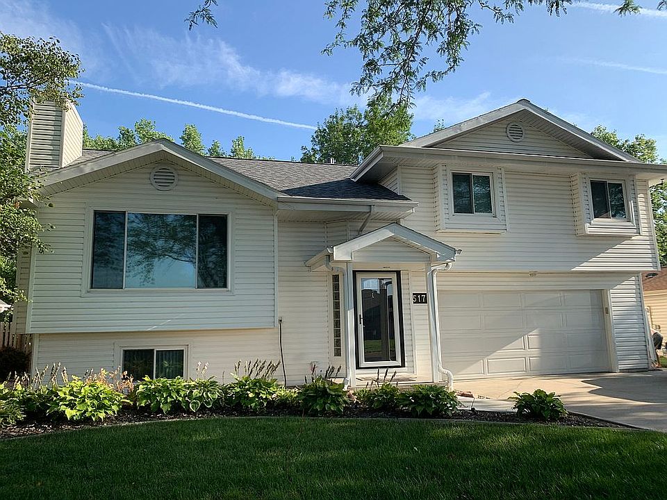 1st image of 517 Lakeshore Dr