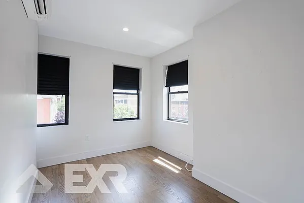 Rented by EXR | media 8