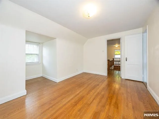 249 Carmita Ave — Photo 10