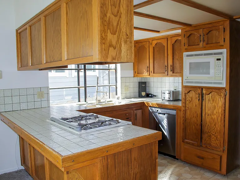231 Coral Ct — Photo 19