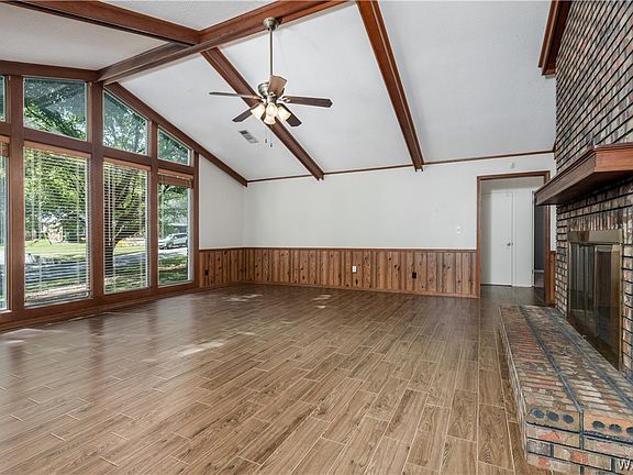 3rd image of 3712 Shoreview Dr
