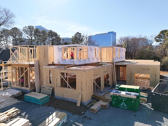 3rd image of 206 Lynwood Ln