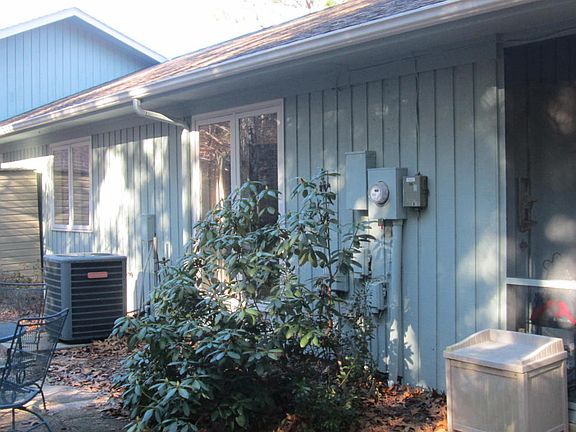 3rd image of 38 Garden Villa Dr