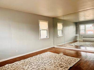 4th image of 357 Guyon Ave