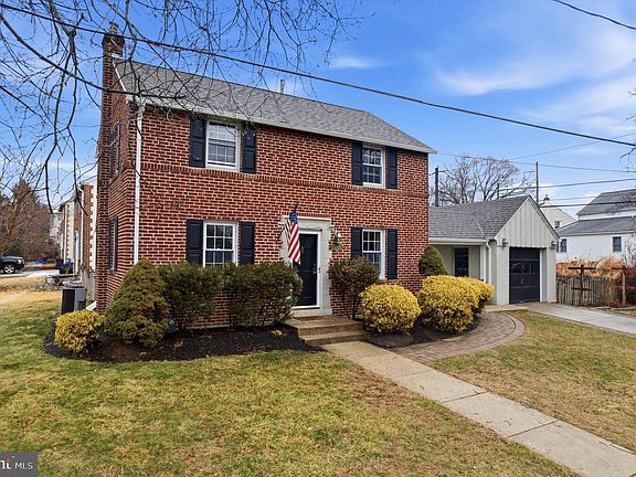 2nd image of 1045 Edgerton Rd