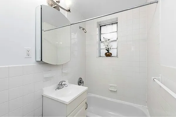 Sold by Sandra Greer Real Estate | media 6