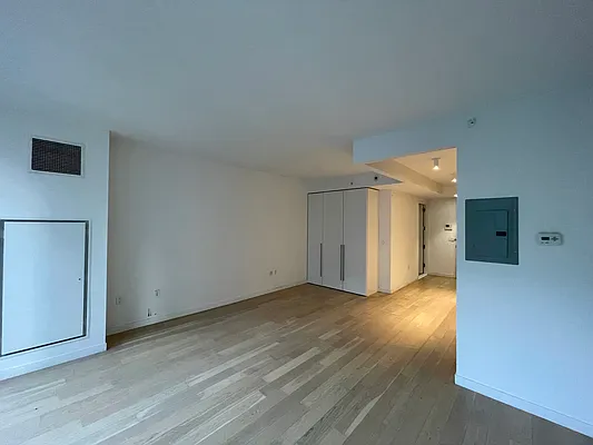 Rented by Keller Williams NYC | media 25