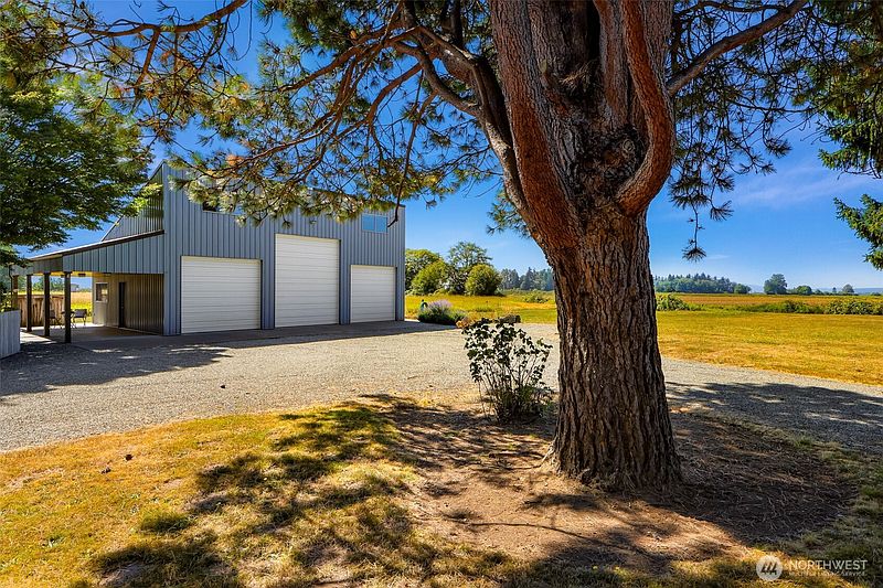 3rd image of 5836 Chuckanut Drive