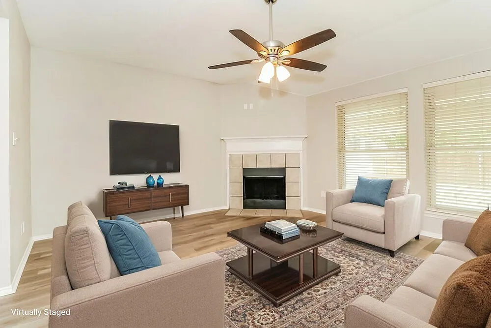 3 bed, 2.0 bath, 1564 sqft, $2,265 — Photo 4