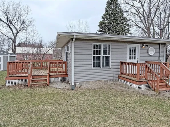 211 Orchard Ln, Kelleys Island, OH 43438