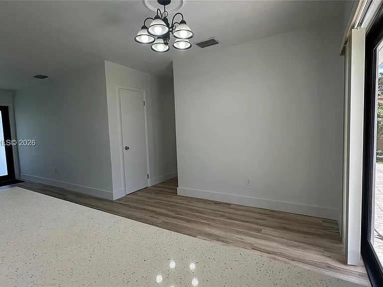 5110 SW 106th Ave — Photo 7