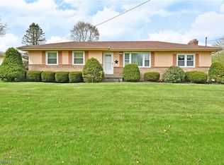 672 Chapel Ln, Campbell, OH 44405