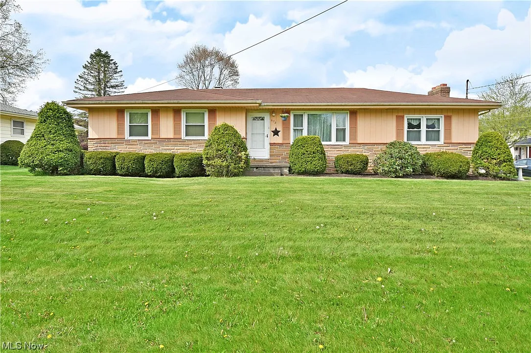 672 Chapel Ln photo 1