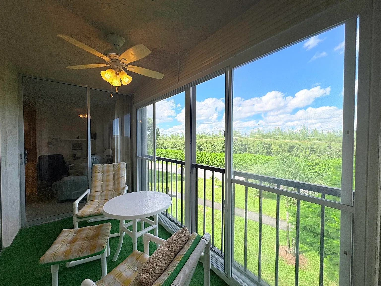 2 bed, 2.0 bath, 1110 sqft, $1,800 — Photo 3