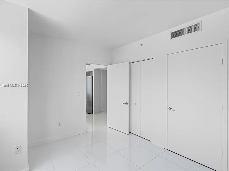 92 SW 3rd St #1 — Photo 6