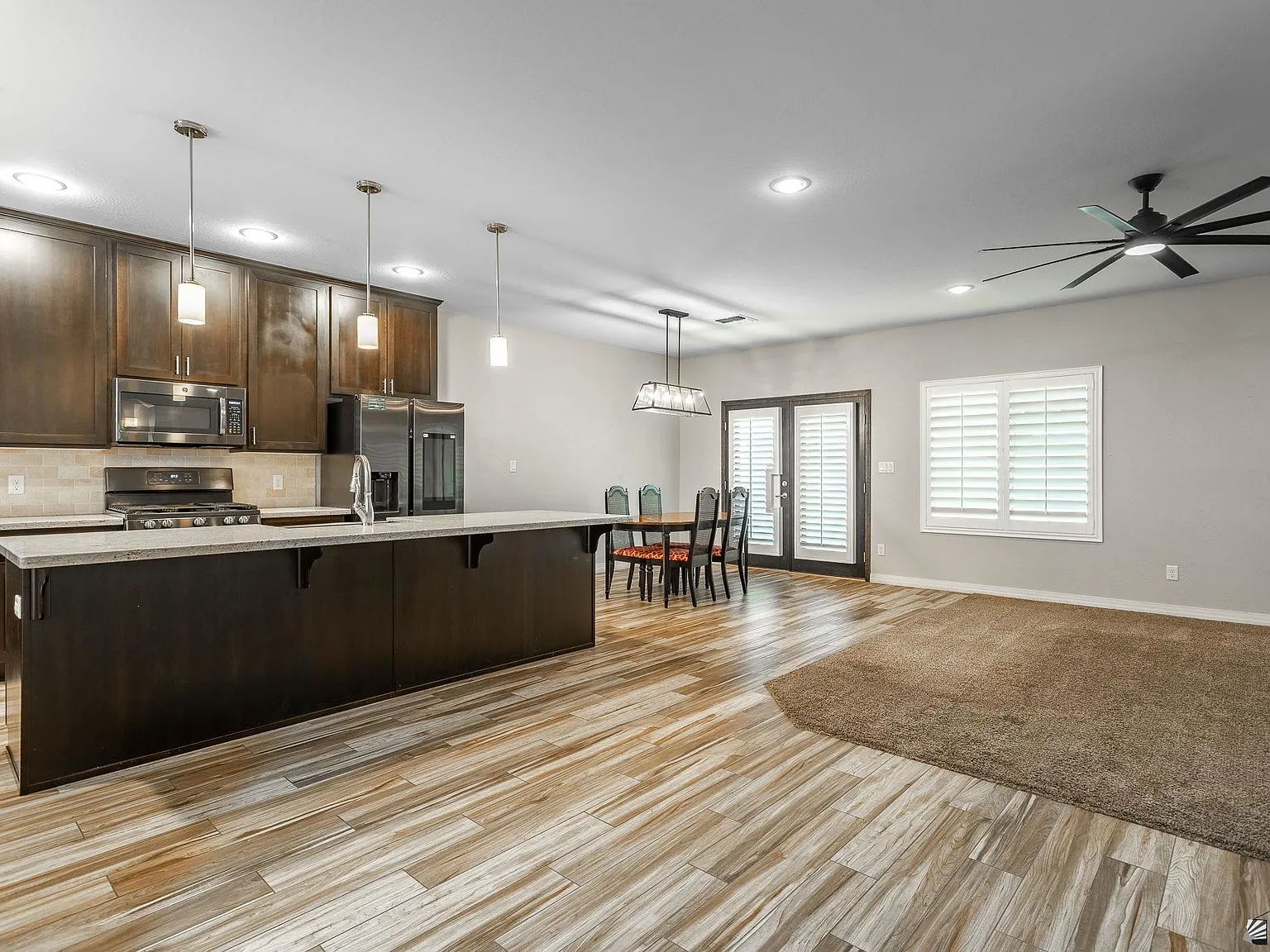 3 bed, 2.0 bath, 1551 sqft, $2,300 — Photo 4