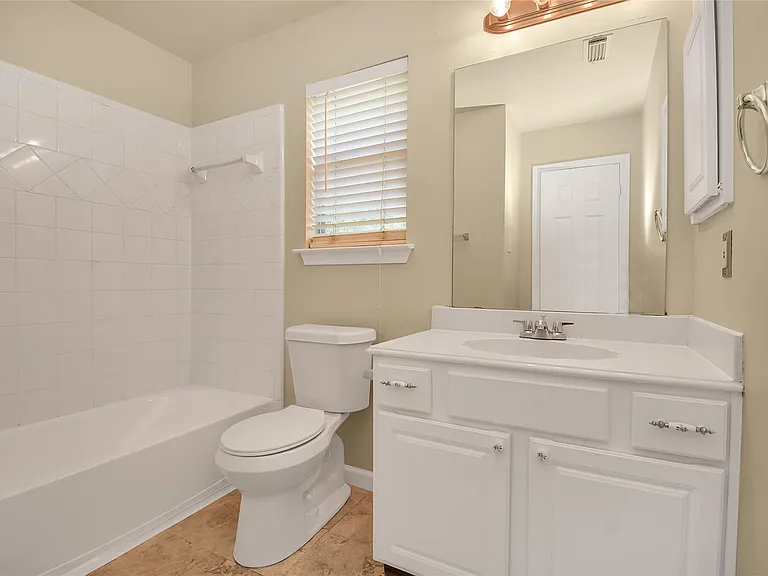 4123 Valedon Ln — Photo 32